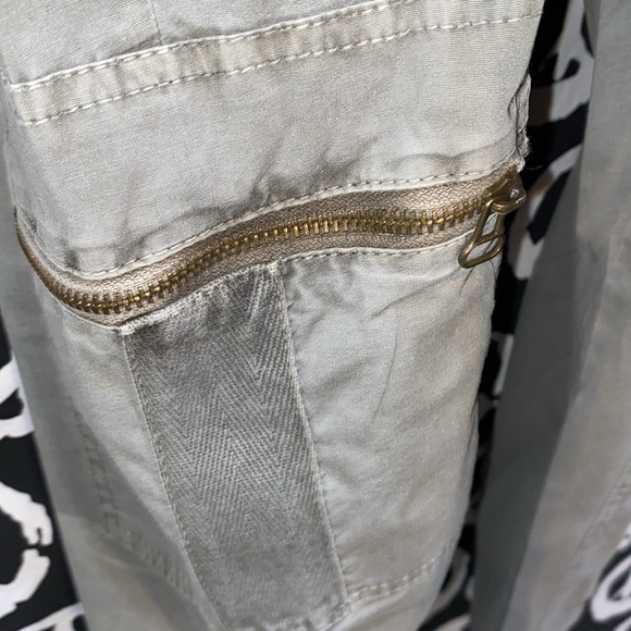WEARABLES LIGHT OLIVE ANKLE/CROP CARGO PANTS ZIPPED POCKETS SZ 31 W - Picture 4 of 13